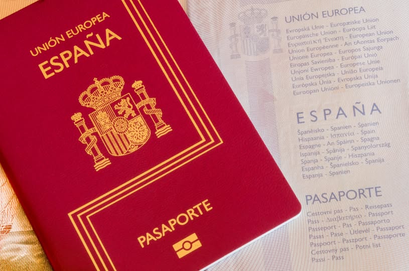 Arraigo social en España 2026: requisitos, documentación y cómo solicitarlo